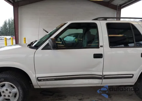 2001 Chevrolet Blazer Ls z USA, uszkodzony, nr VIN 1GNDT13W812206341